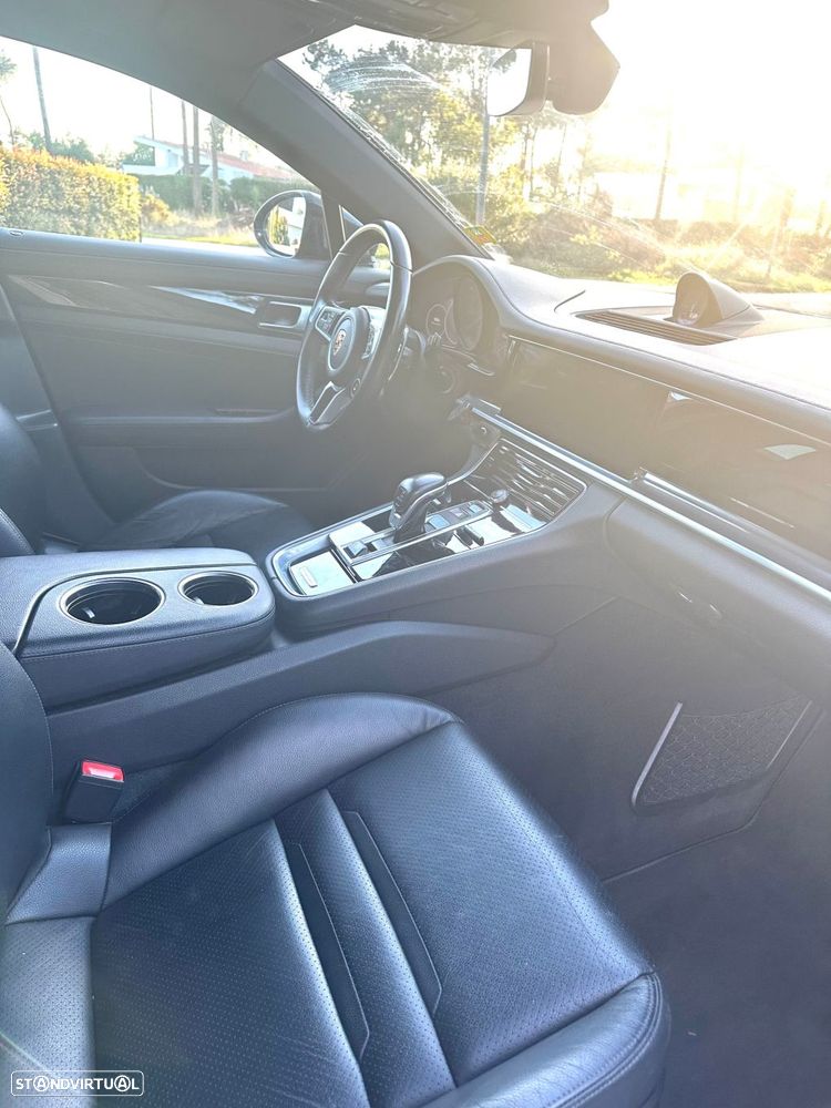 Porsche Panamera Sport Turismo - 14