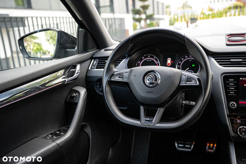 Skoda Octavia 2.0 TSI DSG RS - 12
