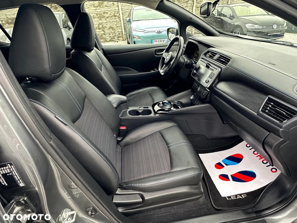 Nissan Leaf 40 kWh TEKNA - 32