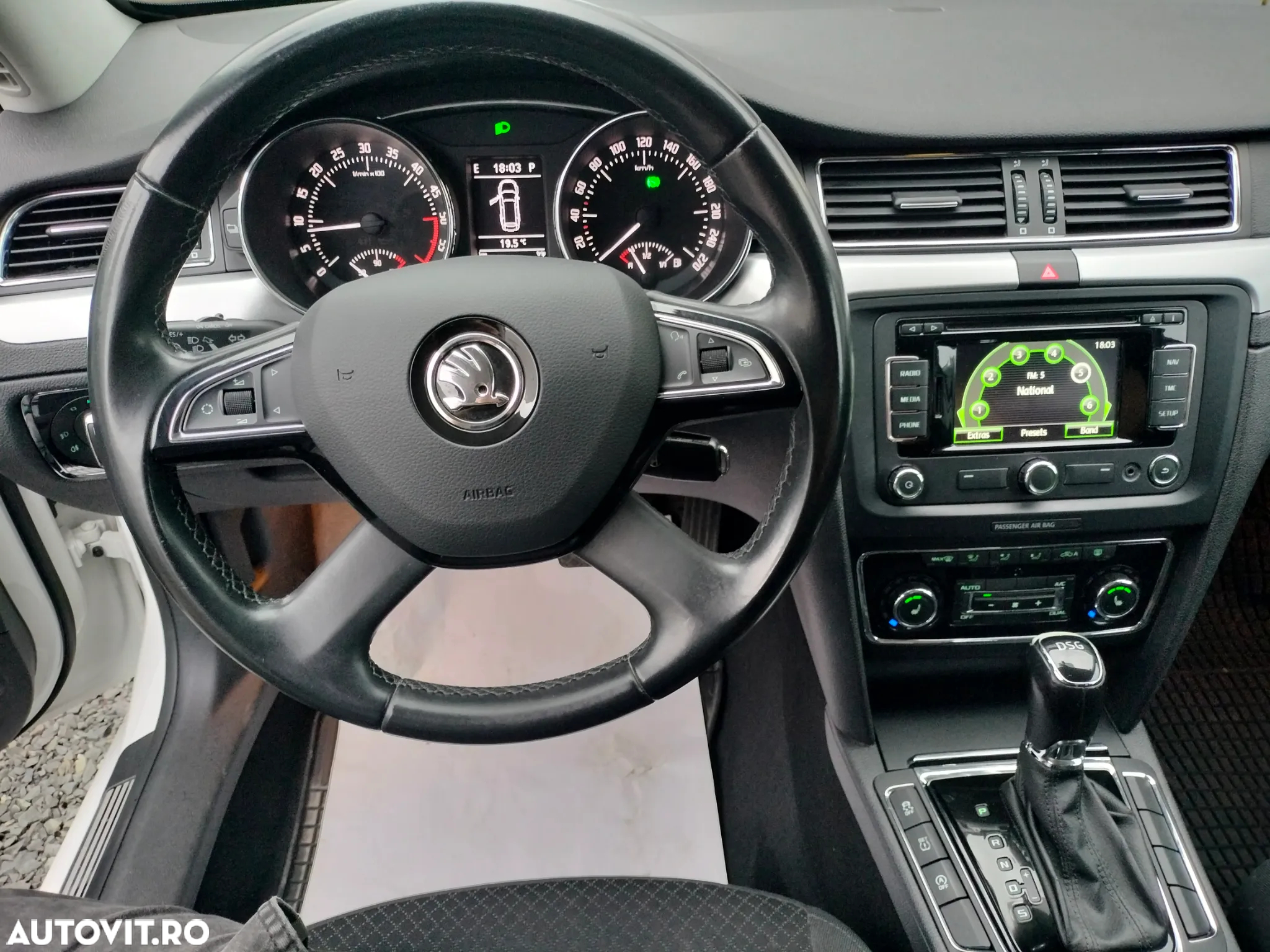 Skoda Superb 2.0 TDI DSG FAMILY - 20