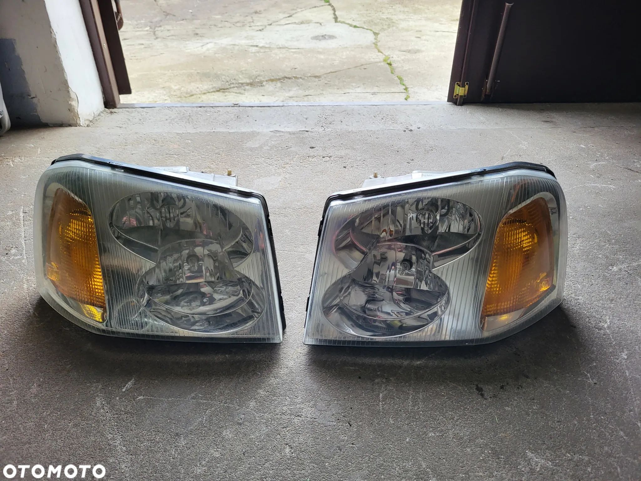 GMC Envoy lampa przód lewa prawa - 1