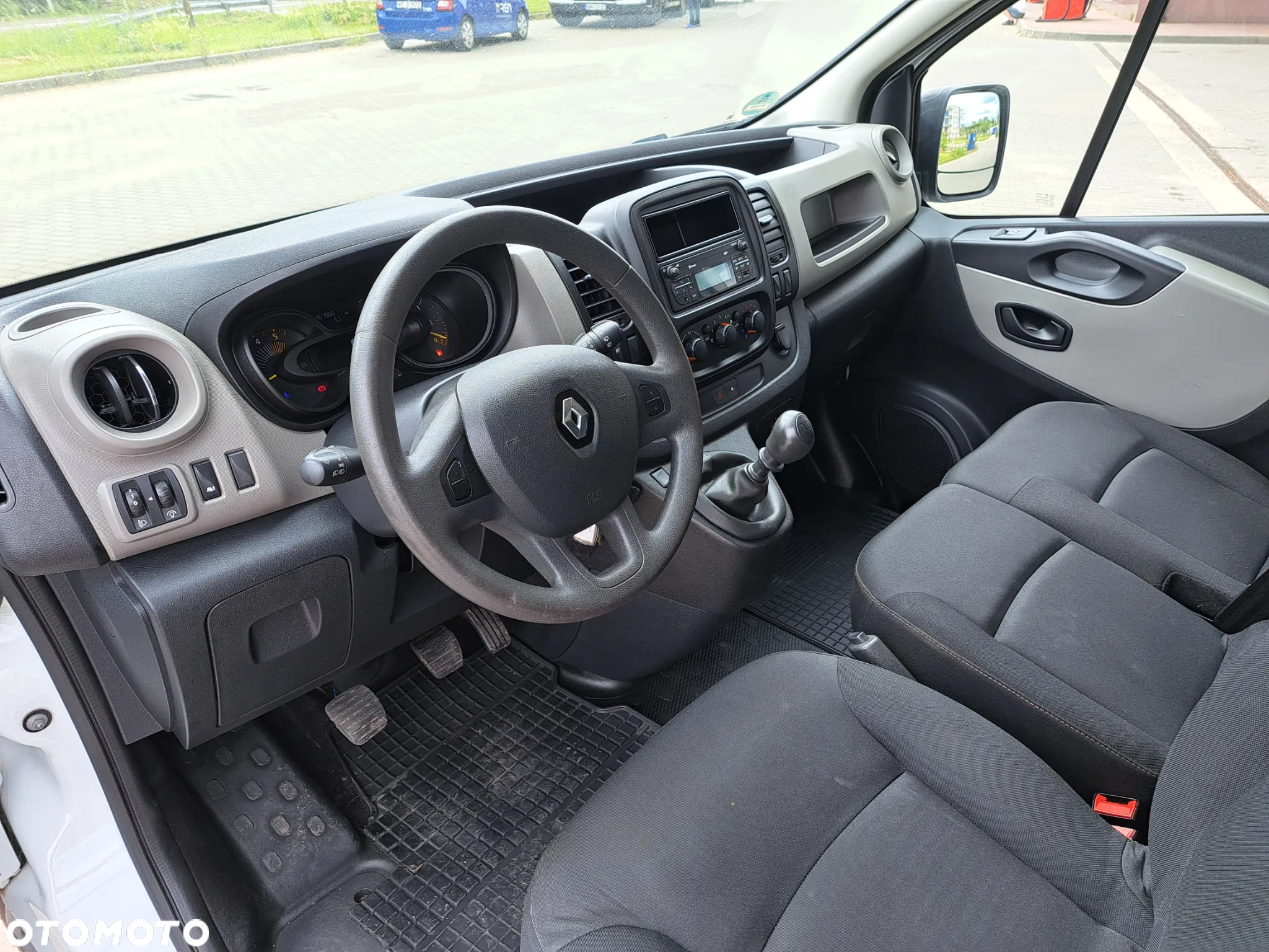 Renault Trafic - 11