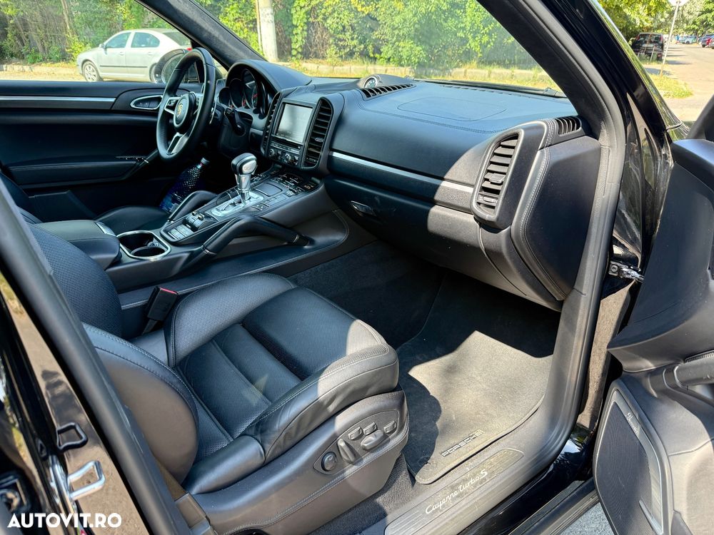 Porsche Cayenne Turbo S Tiptronic S - 15