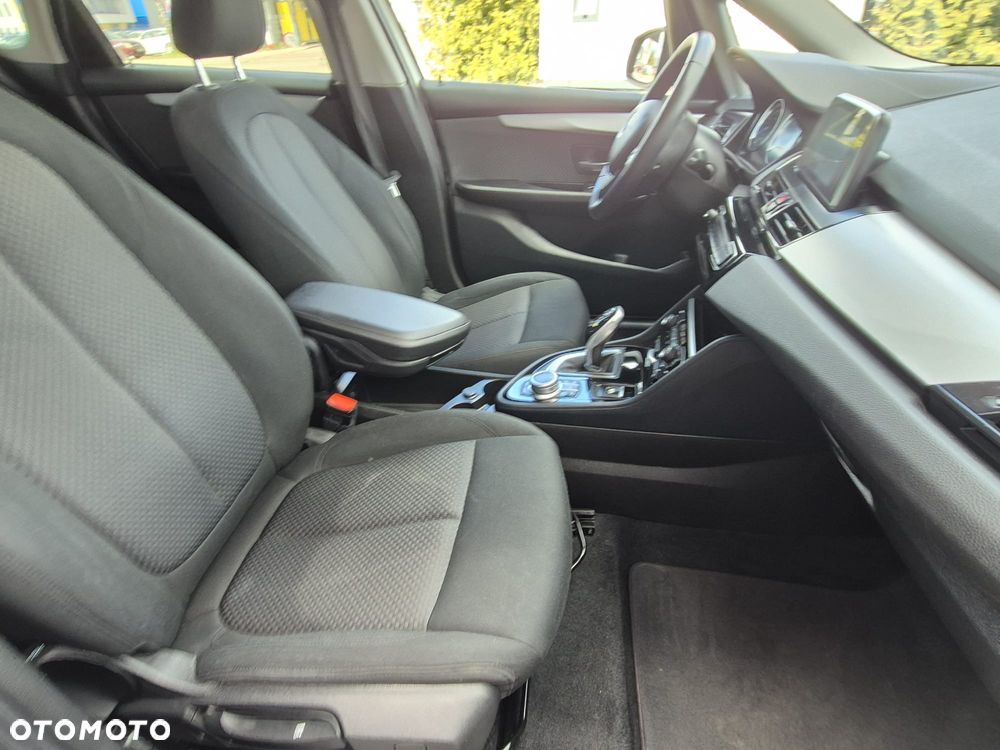 BMW Seria 2 218i Advantage - 34