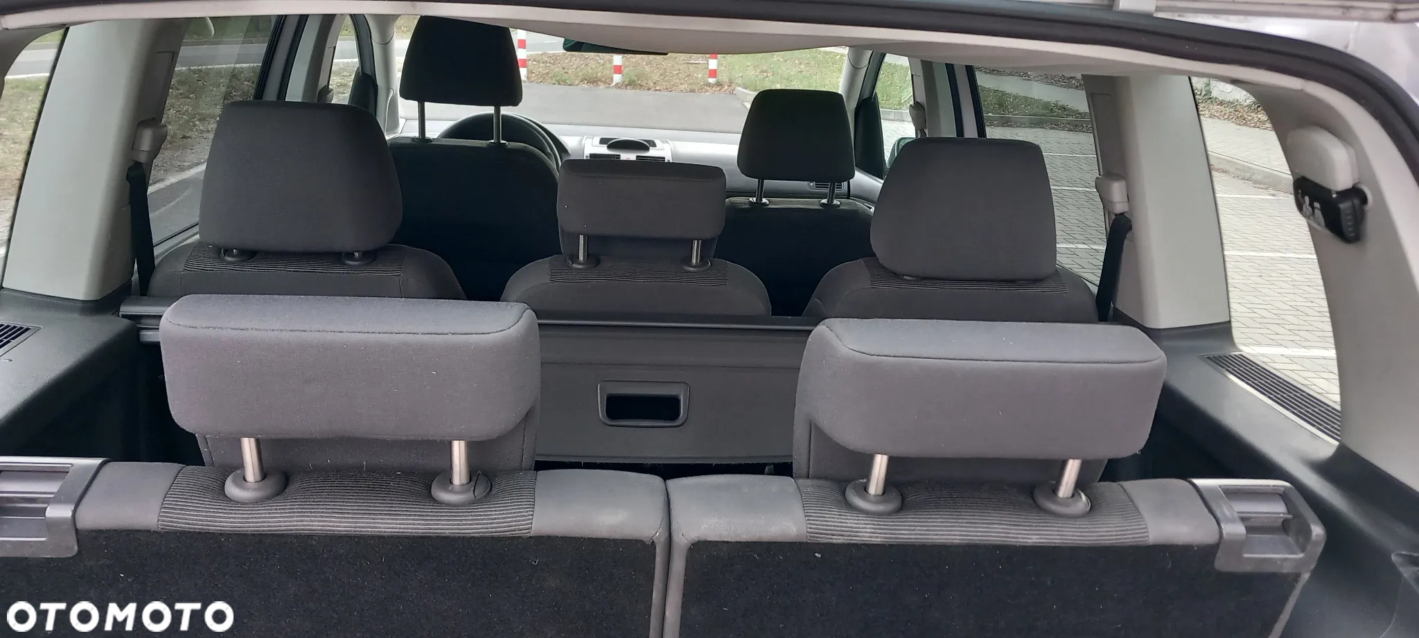 Volkswagen Touran 1.6 Conceptline - 9