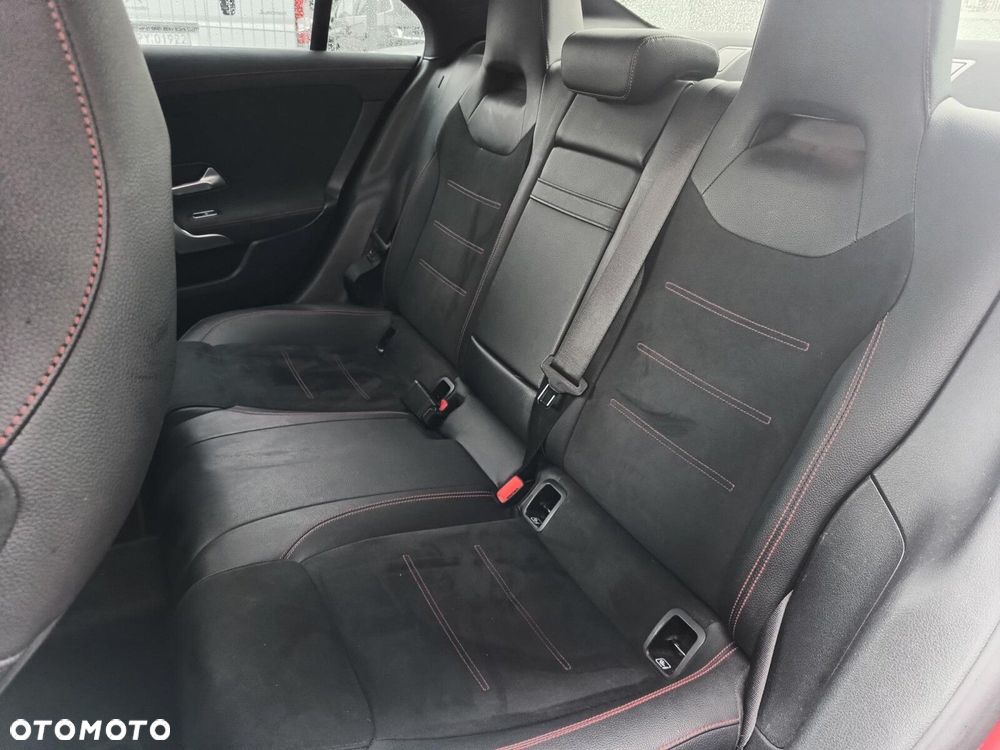 Mercedes-Benz CLA 220 4-Matic 7G-DCT - 15