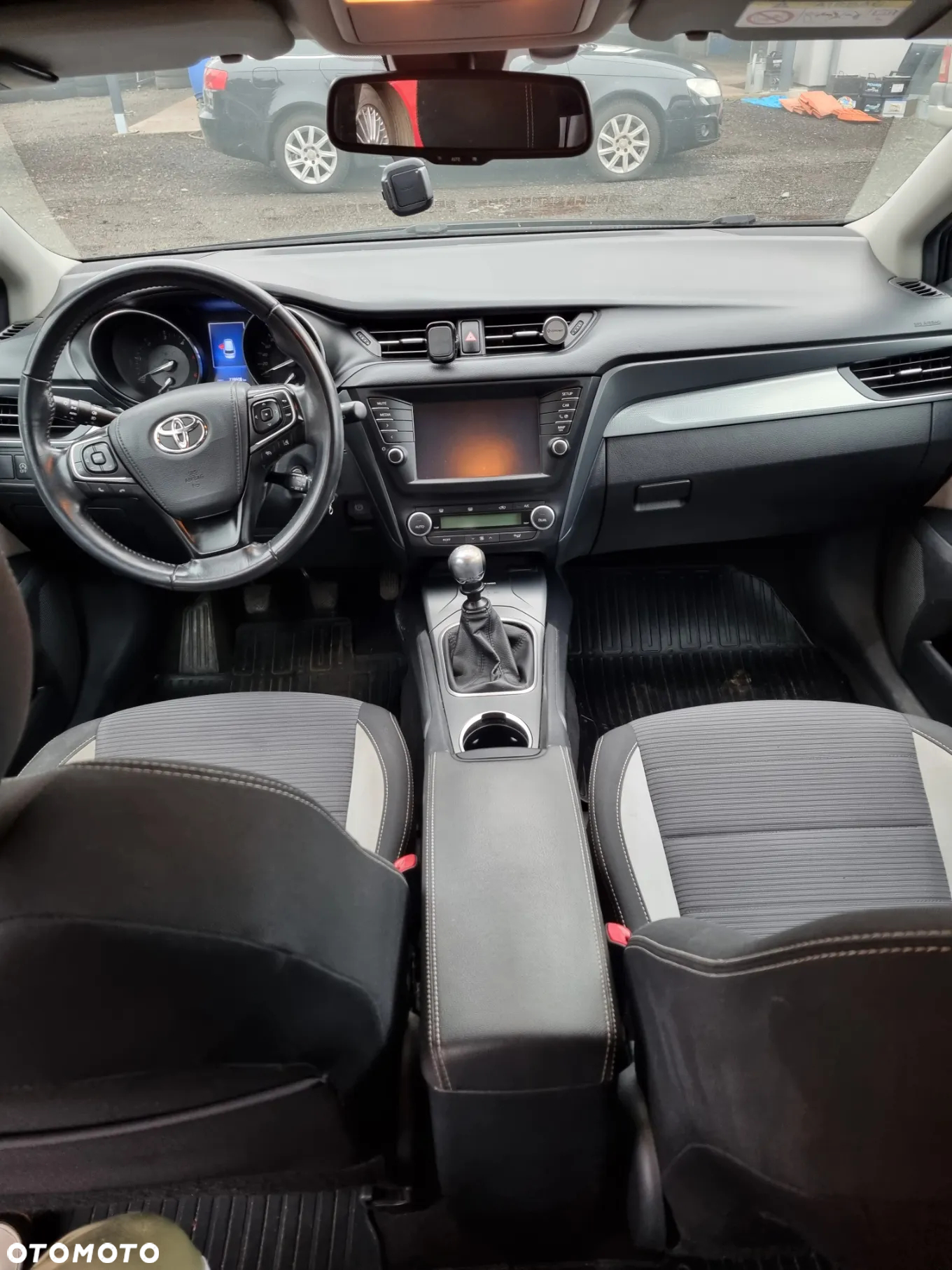 Toyota Avensis - 5