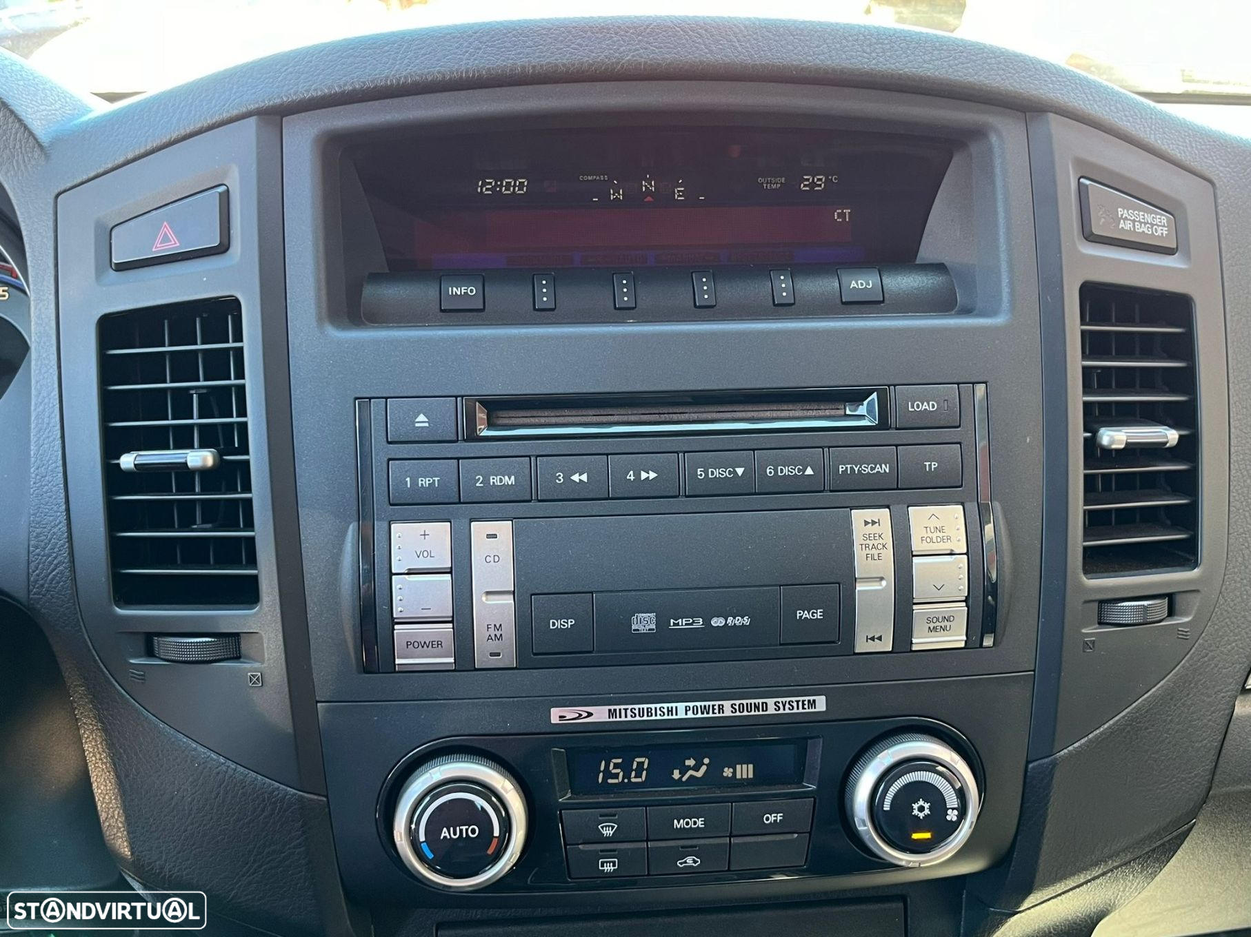 Mitsubishi Pajero - 22