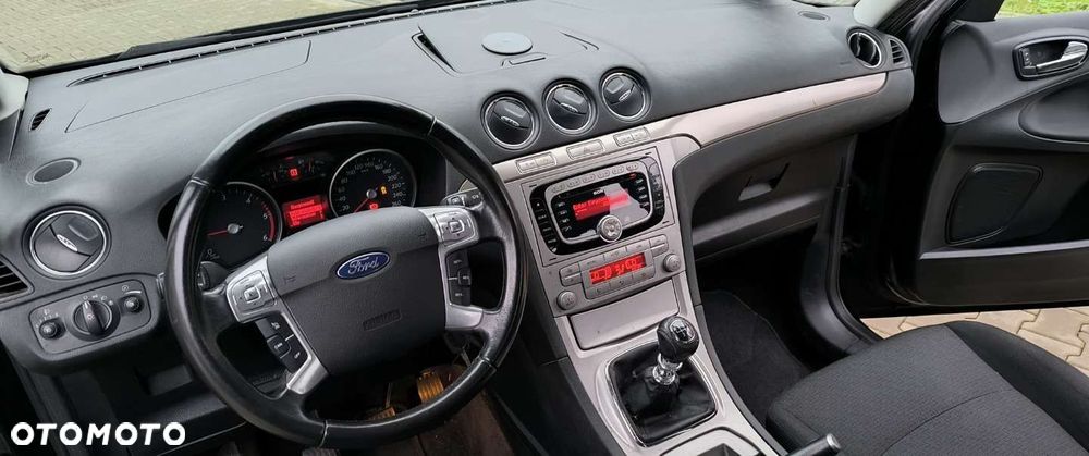 Ford Galaxy - 20