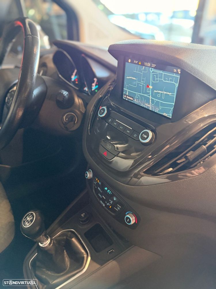 Ford Tourneo Courier 1.0 EcoBoost Titanium - 30