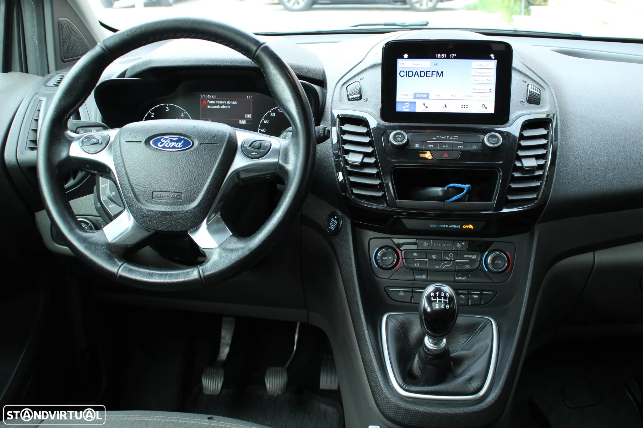 Ford Tourneo Connect Grand 1.5 TDCi Titanium - 26