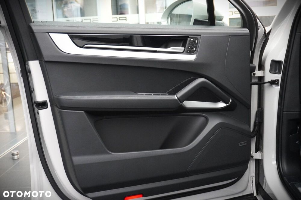 Porsche Cayenne - 13