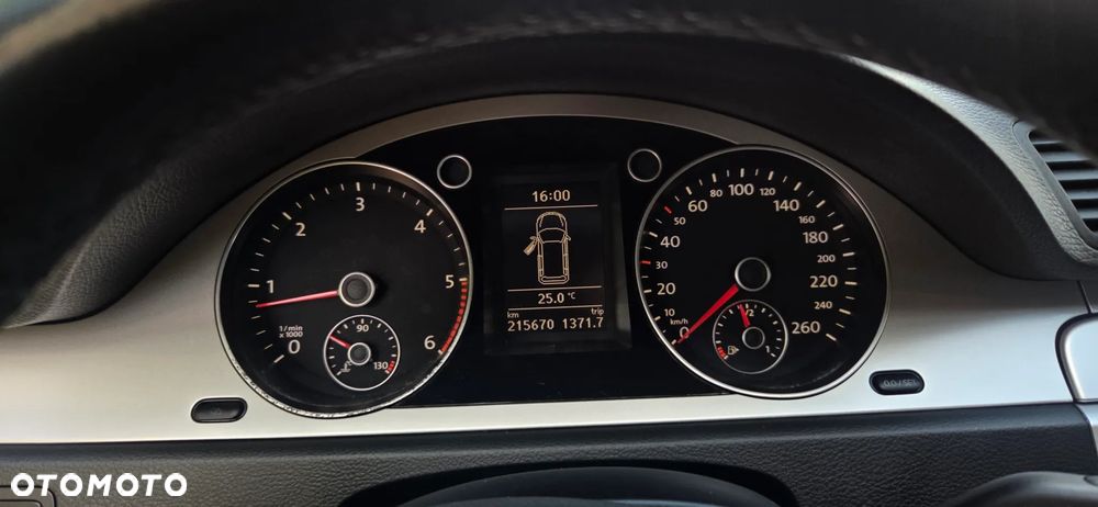 Volkswagen Passat 2.0 TDI Highline - 27