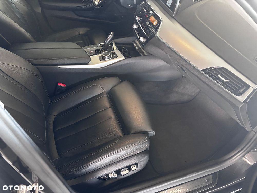 BMW Seria 5 520d Efficient Dynamics Edition - 30