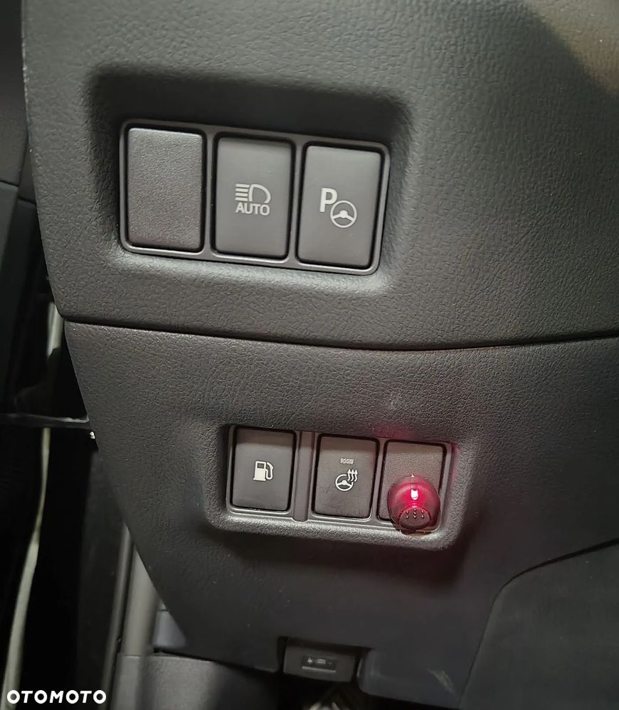 Toyota C-HR ver-2-0-hybrid-gr-sport - 19