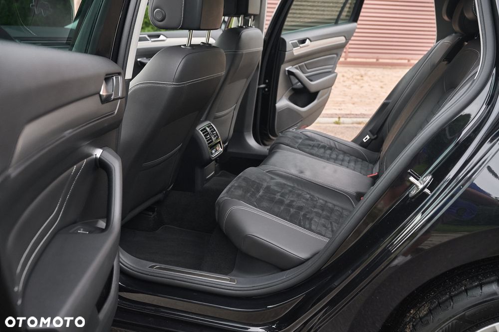 Volkswagen Passat 2.0 TDI EVO Business DSG - 23