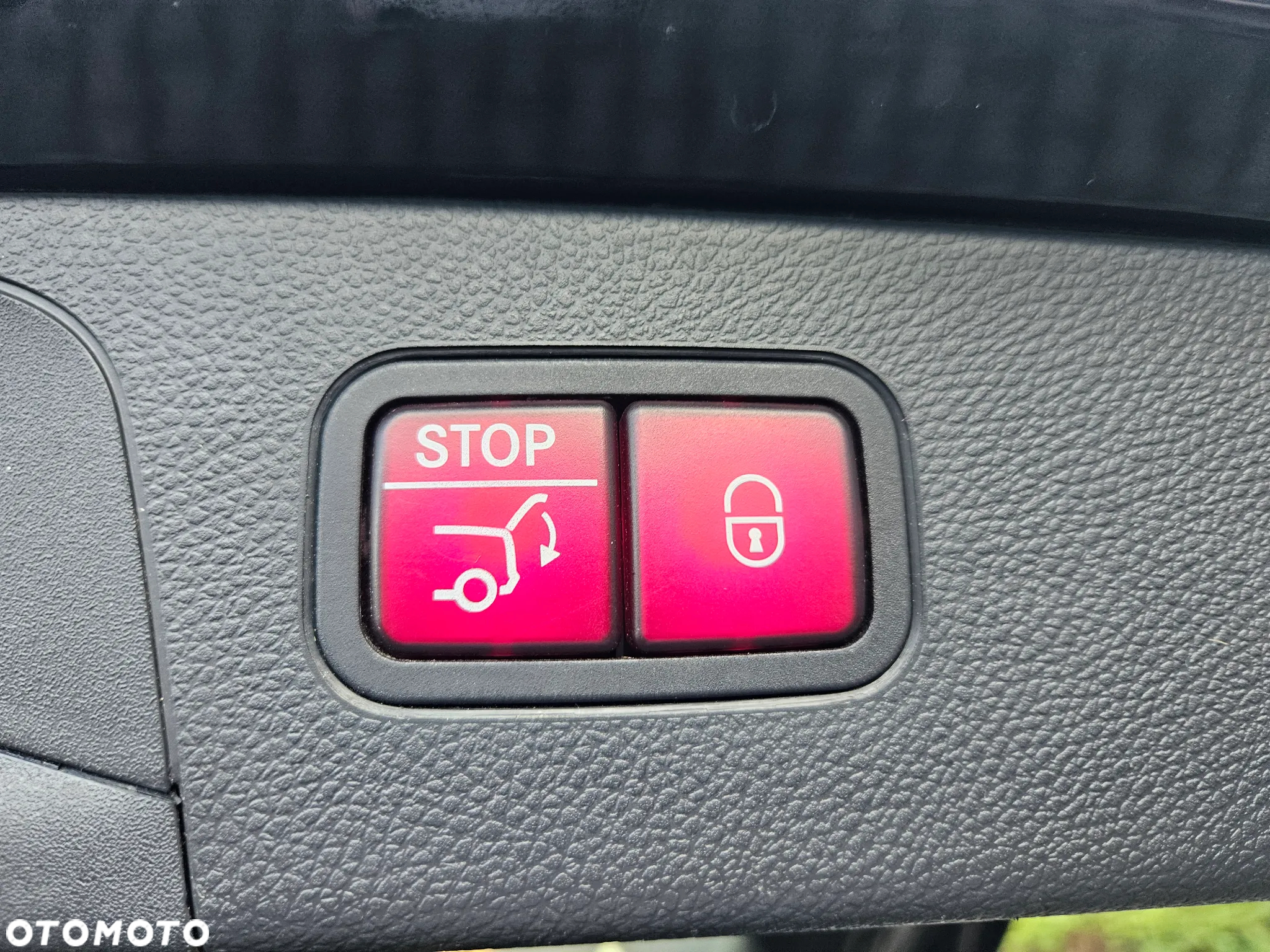 Mercedes-Benz GLC 300 e 4-Matic - 24
