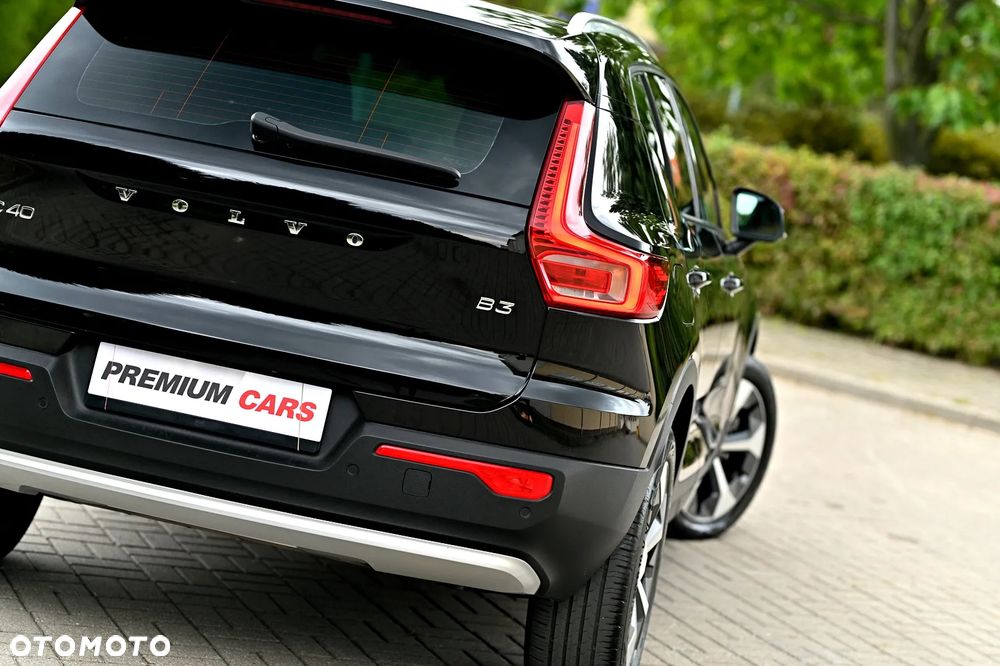 Volvo XC 40 B3 B DKG Ultra Black Edition - 13