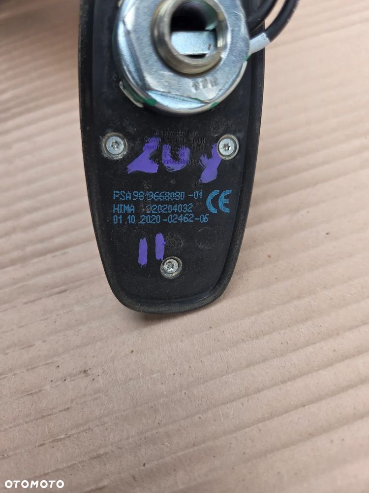 Antena dachowa Peugeot 208 II 9819668080 - 3