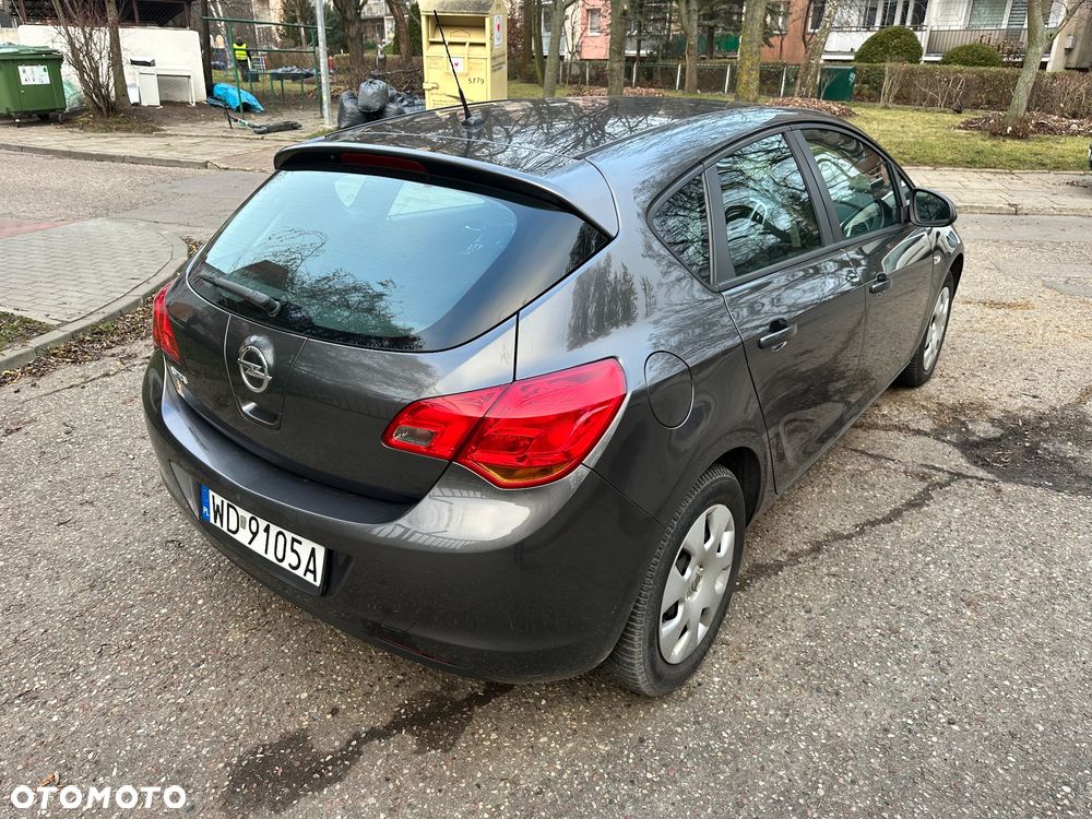 Opel Astra 1.4 Cosmo - 4