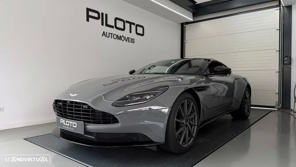 Aston Martin DB11 Coupé V8 Auto - 2