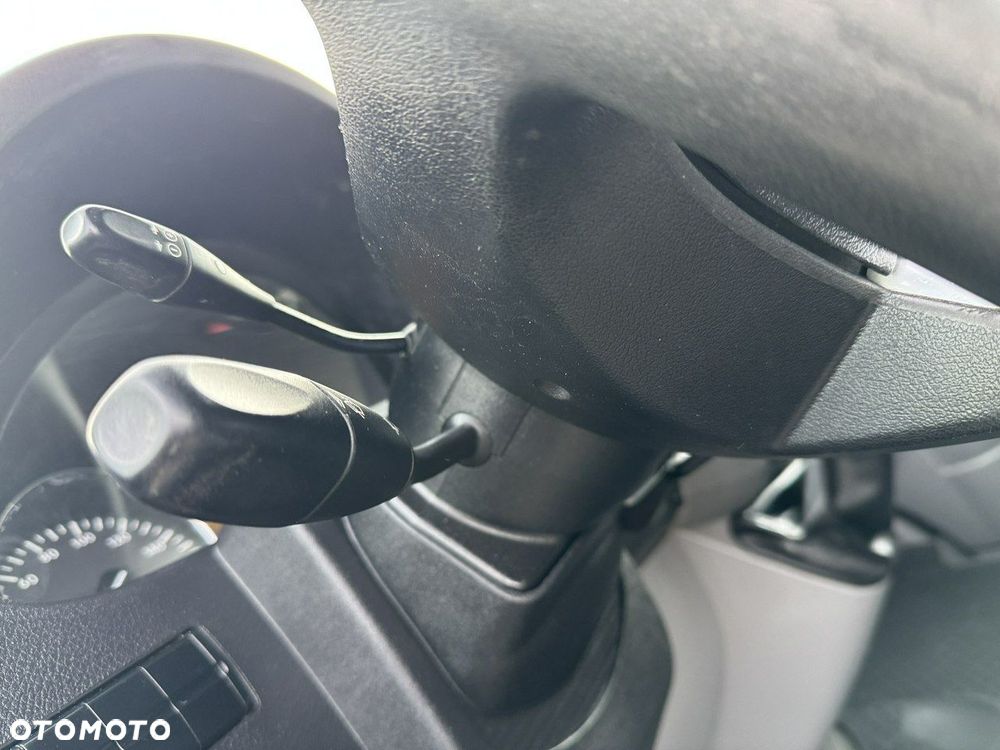 Mercedes-Benz Sprinter - 14