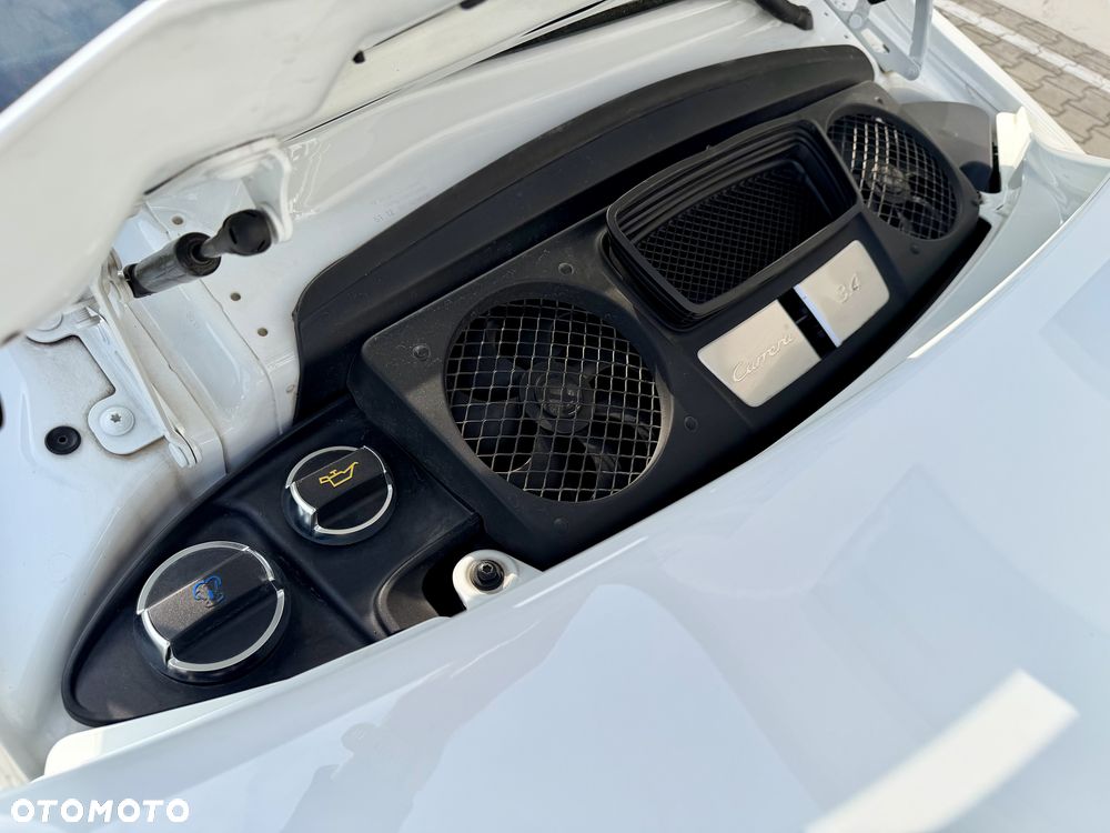 Porsche 911 Carrera - 16