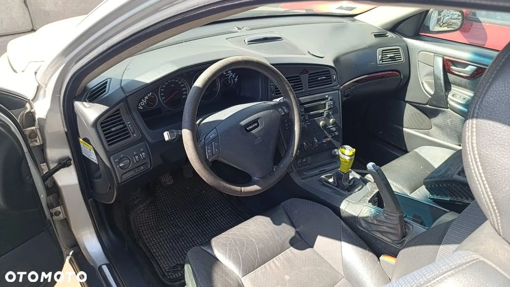 35459 volvo  s60 2.4D D5244T 163 km na częśći lakier 42-600 - 21