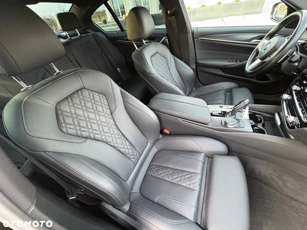BMW Seria 5 530e xDrive - 22