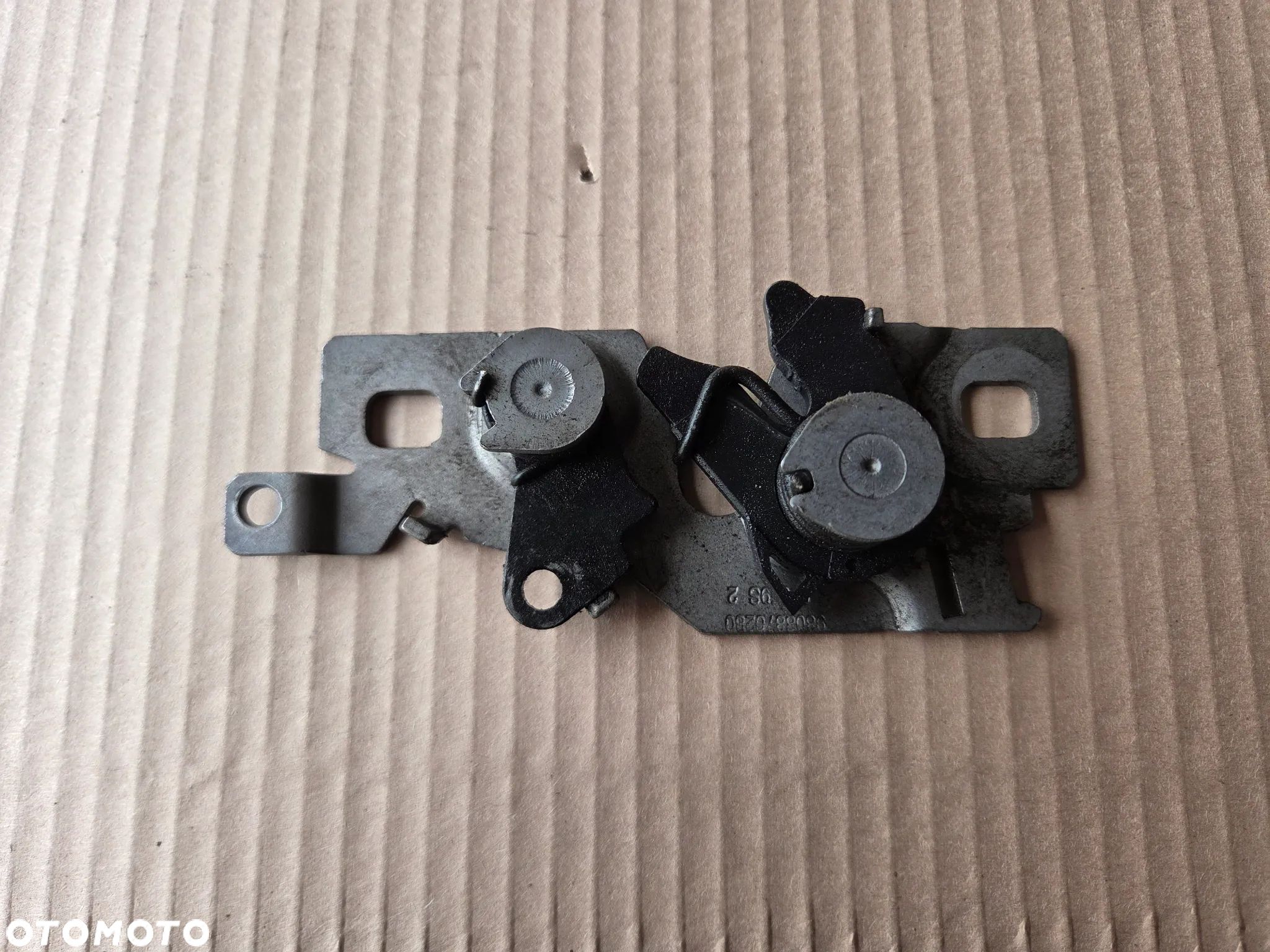 Zamek maski Peugeot Expert III Jumpy III Proace III - 1