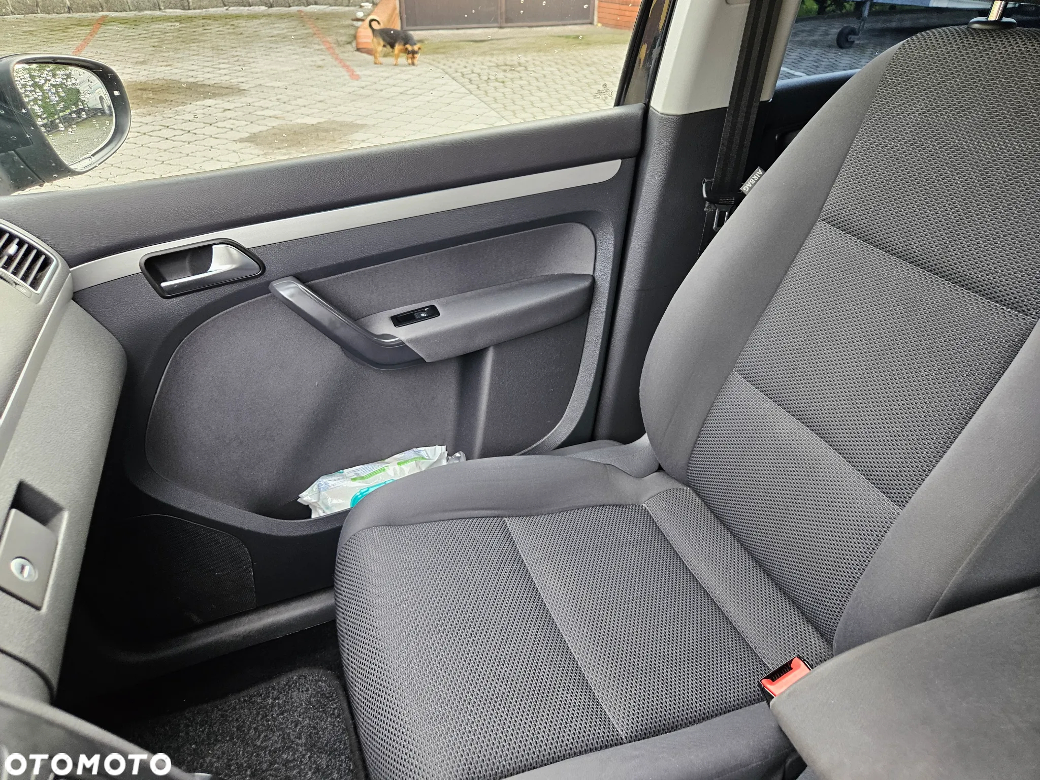Volkswagen Touran - 10