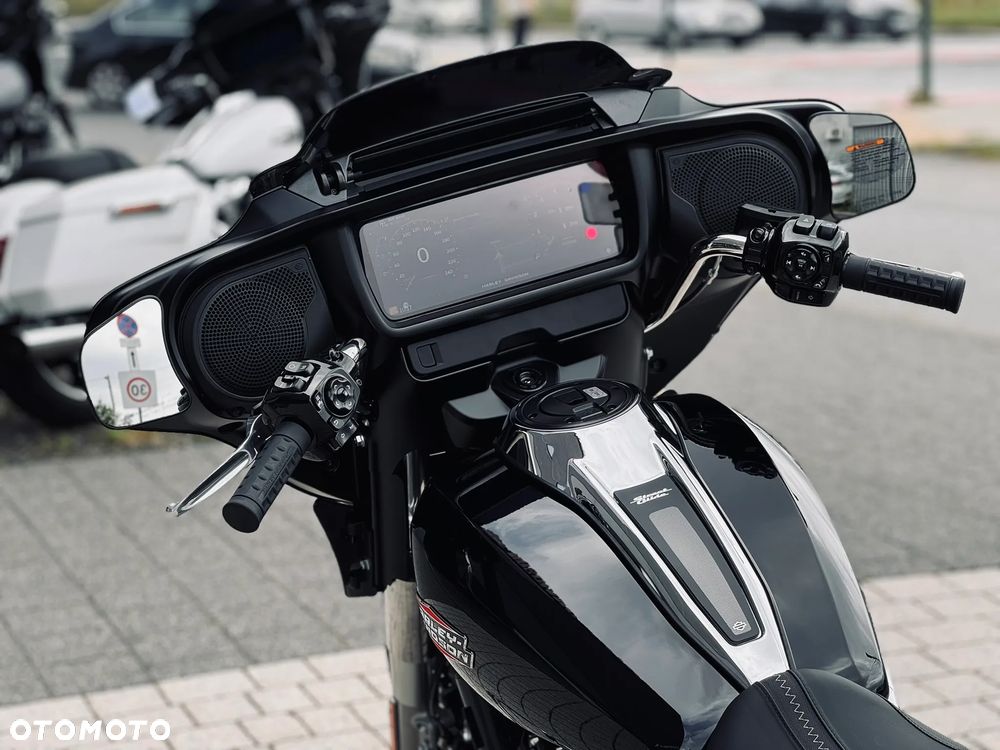 Harley-Davidson Touring Street Glide - 13