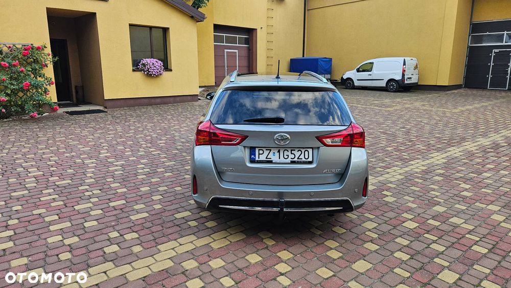 Toyota Auris 2.0 D-4D Executive - 4