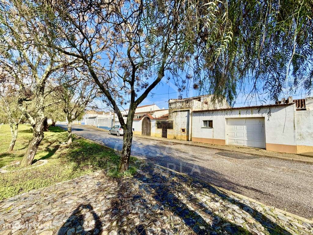 Garagem com 107 m2 de área total em Trindade - Grande imagem: 3/11