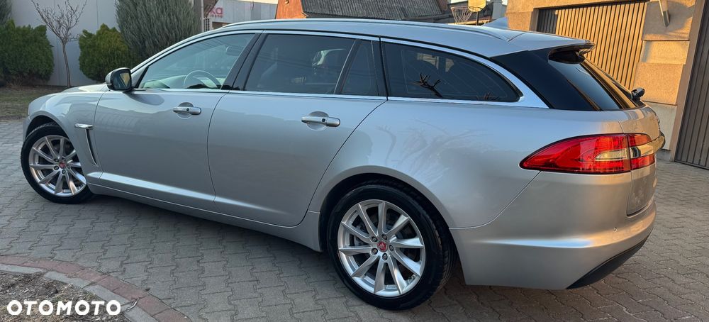 Jaguar XF 2.2 D Premium Luxury - 21