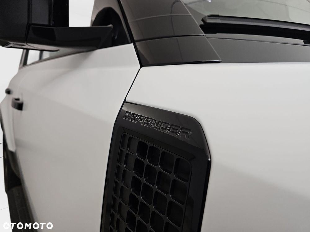 Land Rover Defender 3.0 D300 mHEV X-Dynamic HSE - 30