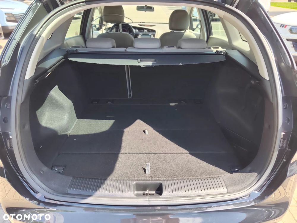 Kia Ceed 1.6 GDI L - 24