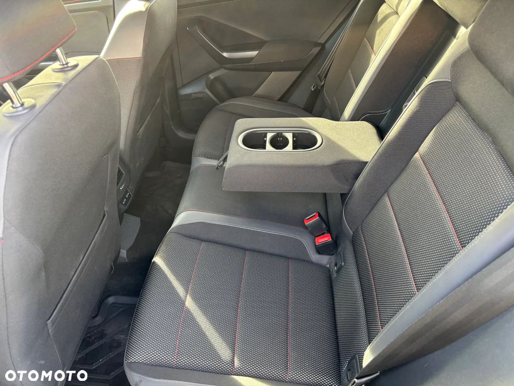 Volkswagen T-Roc 1.5 TSI R-Line DSG - 8