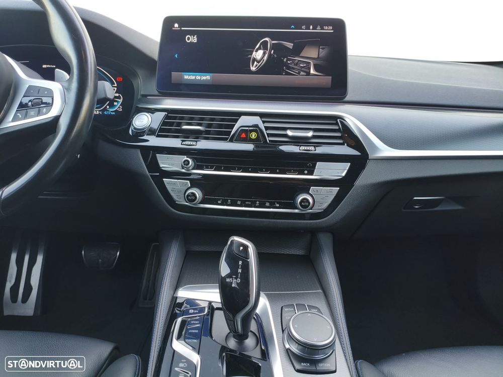 BMW 530 e Pack M - 16