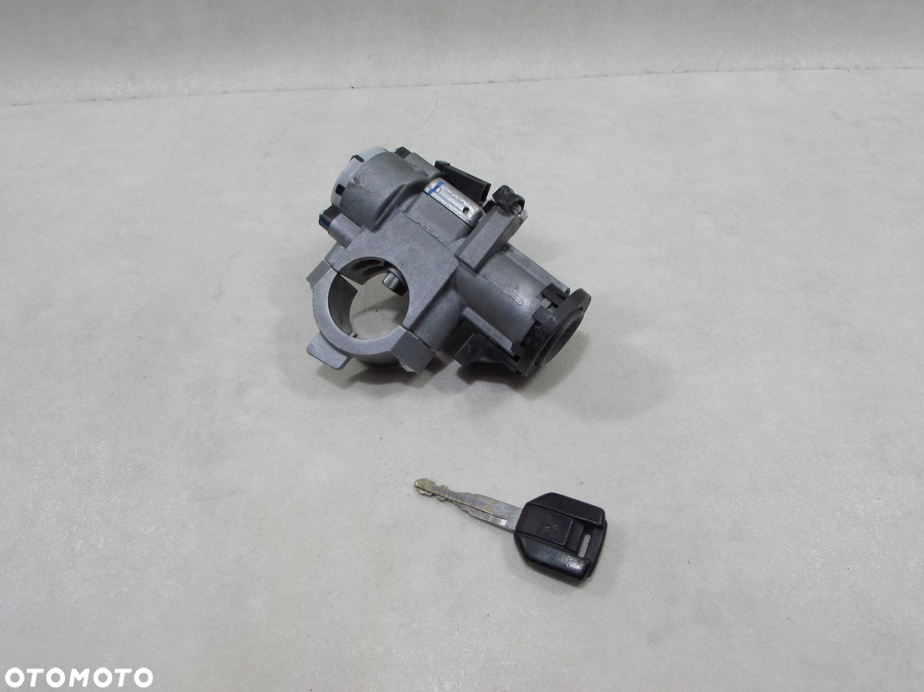 MITSUBISHI CANTER FUSO 7C15 E6 13- KLUCZYK STACYJKA IMMO - 2
