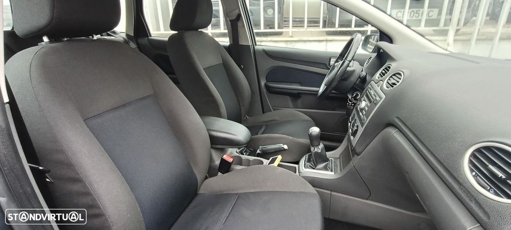 Ford Focus SW 1.6 TDCi Sport - 16