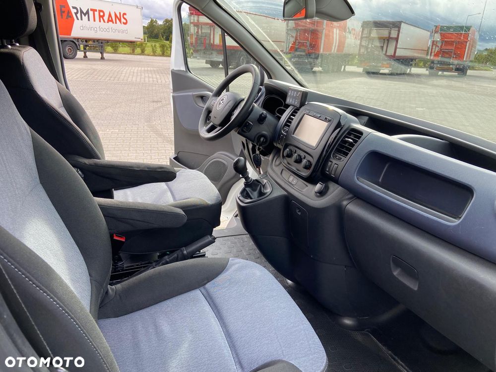Opel Ambulans Karetka vivaro - 21