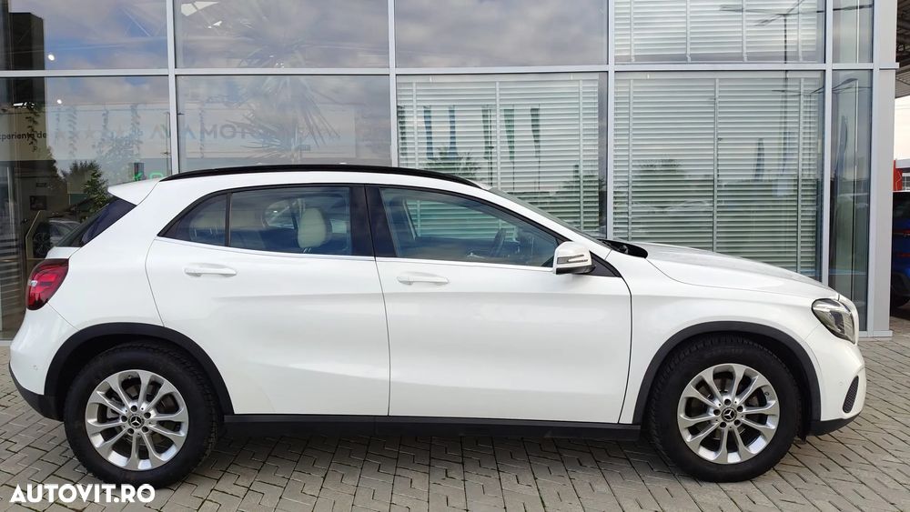 Mercedes-Benz GLA 180 7G-DCT Urban - 4