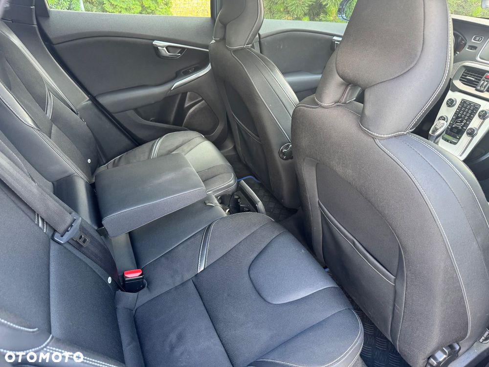 Volvo V40 D2 - 9