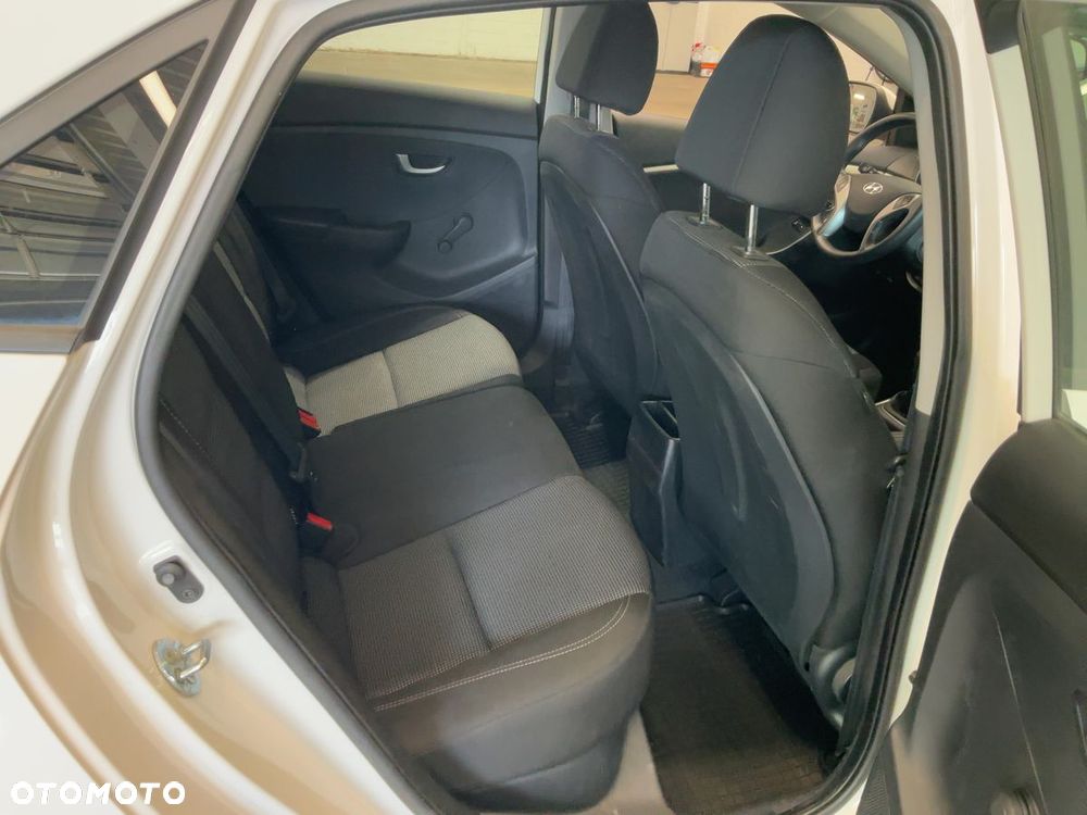 Hyundai i30 1.4 Classic - 10