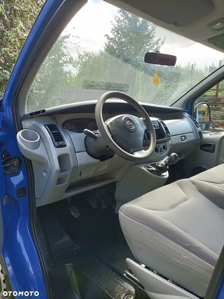 Opel Vivaro - 8