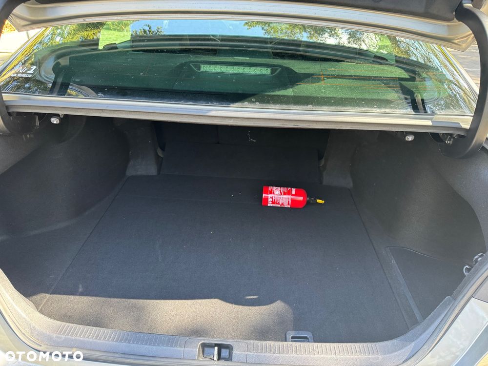 Toyota Camry 2.5 Hybrid Executive CVT - 11