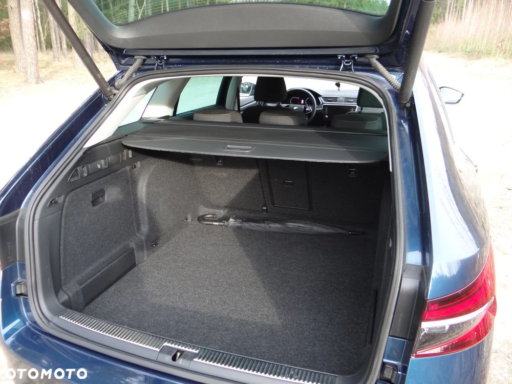 Skoda Superb 2.0 TDI Style DSG - 22