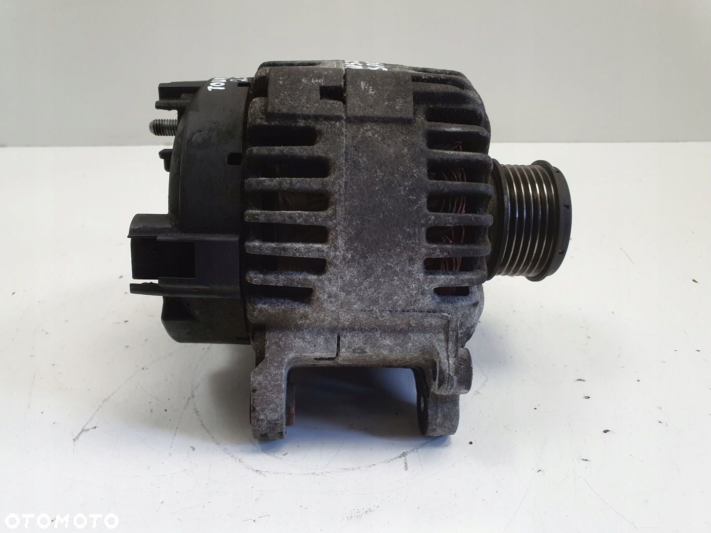 VW Touran I 2.0 TDI ALTERNATOR 06F903023C valeo 140A - 6