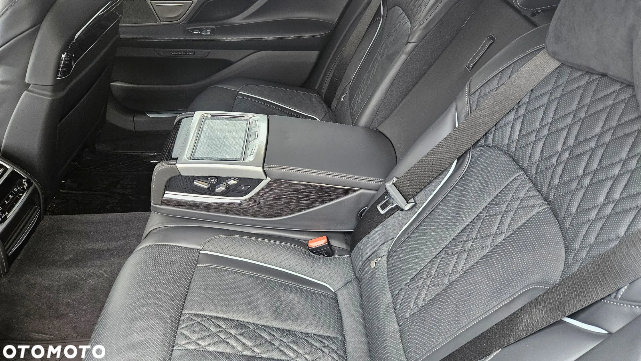 BMW Seria 7 750Li xDrive sport - 15